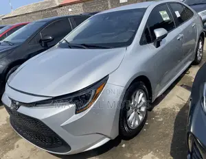 Toyota Corolla LE 2023 Silver