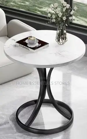 Photo - Round Edge Coffee Stool With Tripod Stands