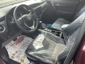 Toyota Corolla SE (1.8L 4cyl 2A) 2019