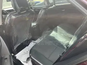 Toyota Corolla SE (1.8L 4cyl 2A) 2019