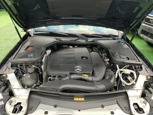Mercedes-Benz E350 2021 Blue