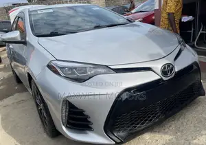Toyota Corolla LE (1.8L 4cyl 2A) 2018 Silver