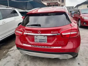 Mercedes-Benz GLA 250 2015 Red