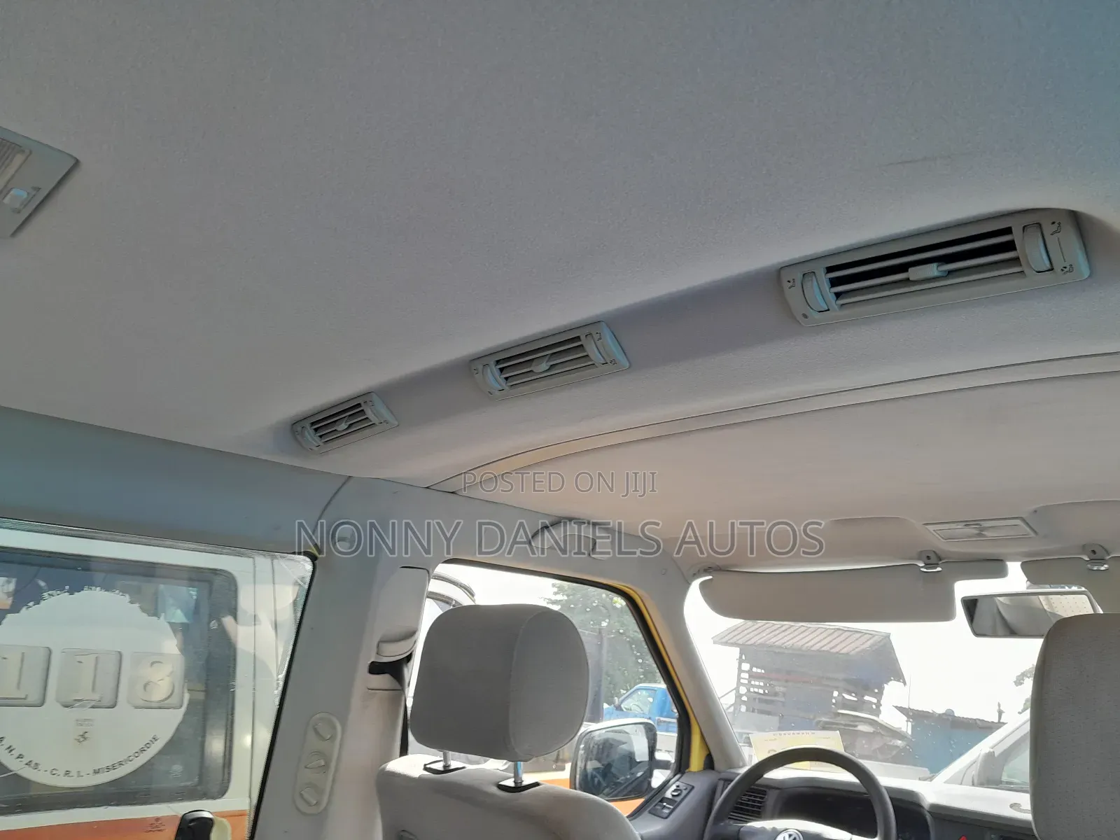 Volkswagen Transporter 2005 Yellow