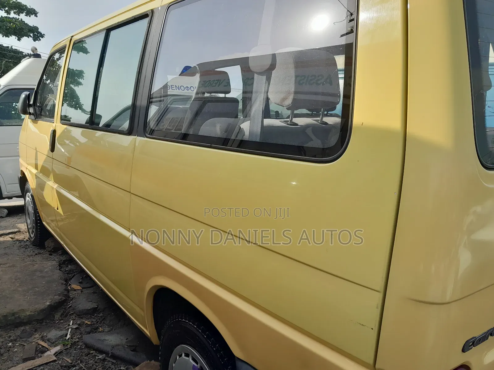 Volkswagen Transporter 2005 Yellow
