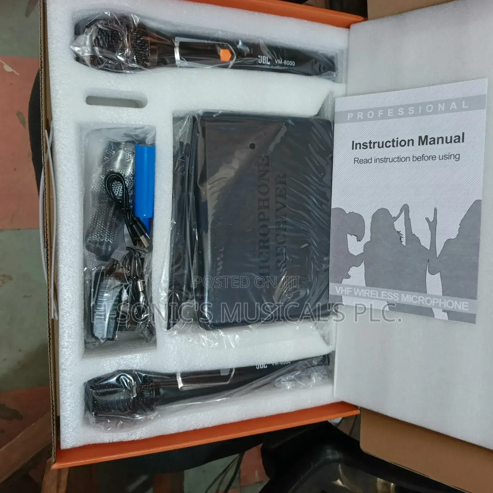 Professional JBL Vm-8000 Wireless Microphone.