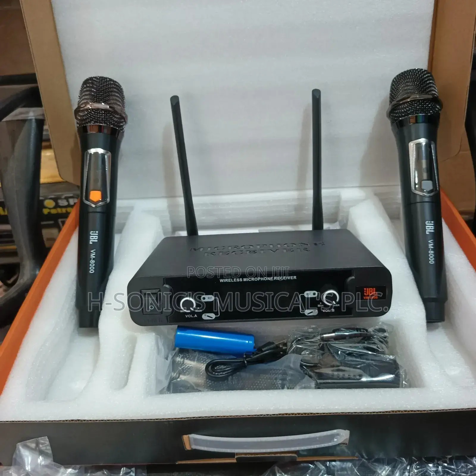 Professional JBL Vm-8000 Wireless Microphone.