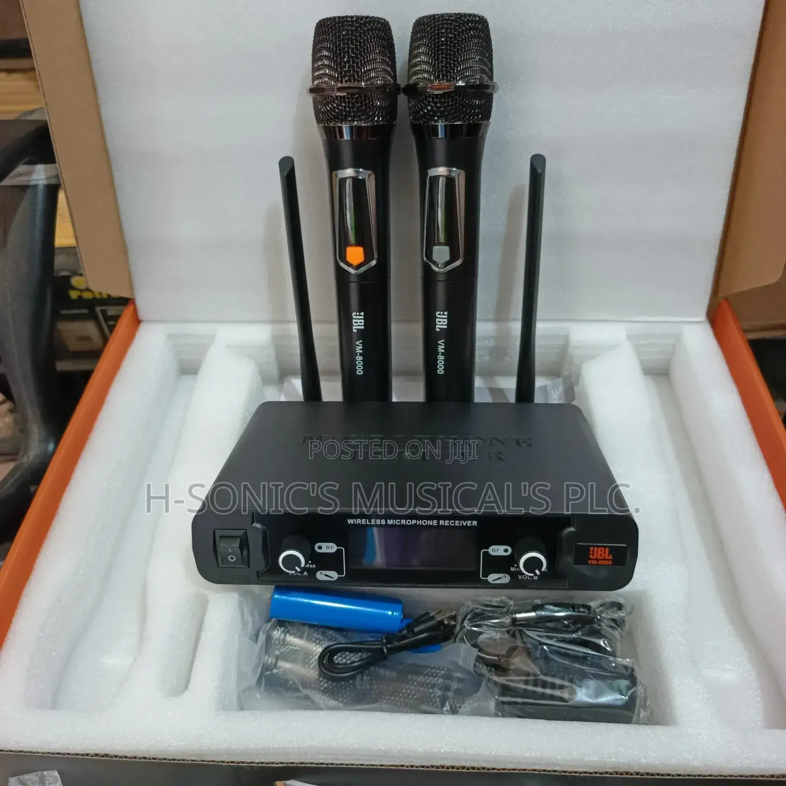 Professional JBL Vm-8000 Wireless Microphone.