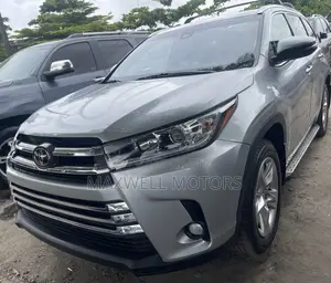 Toyota Highlander Limited Platinum 2019 Silver