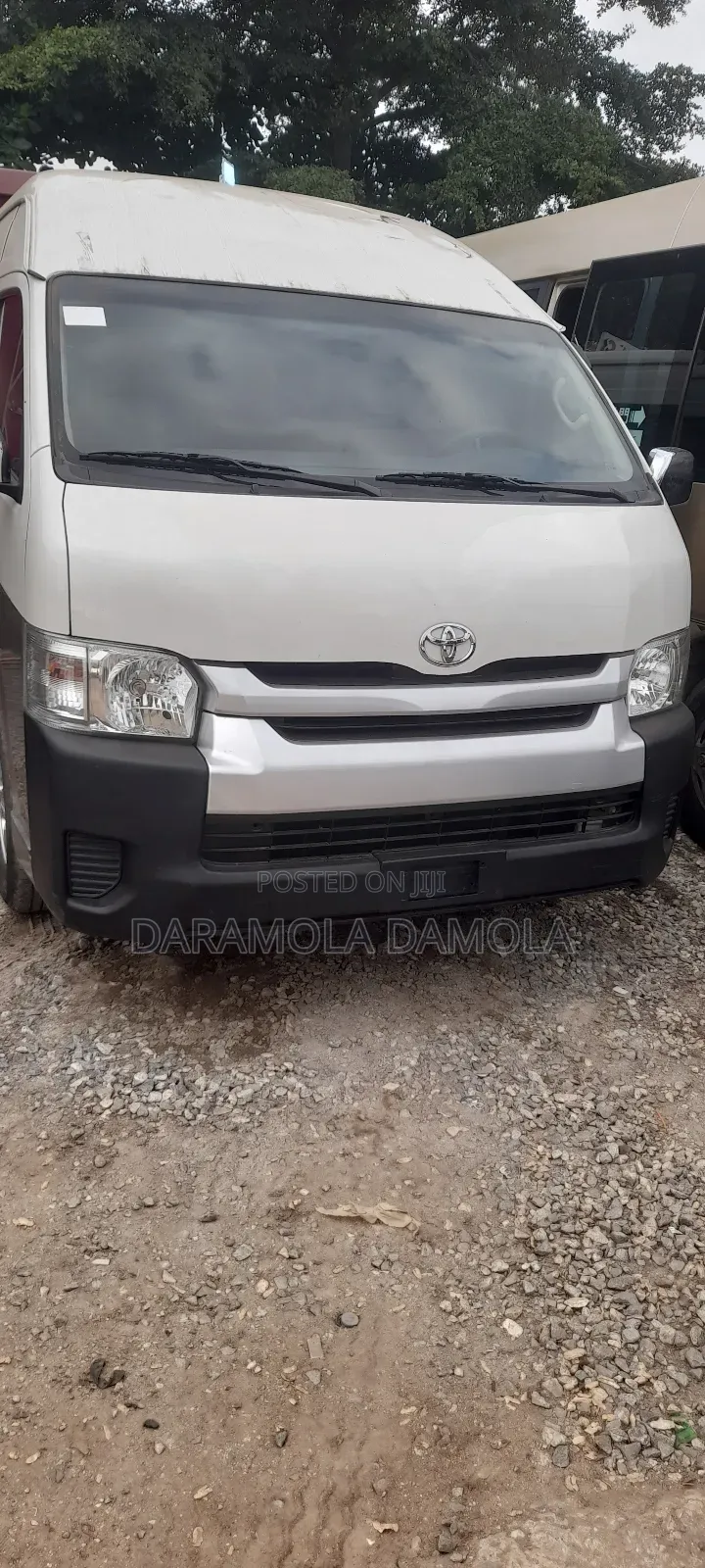 Toyota HiAce 2018 Gold