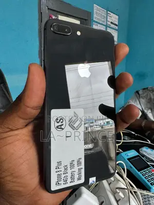 Apple iPhone 8 Plus 64 GB Black
