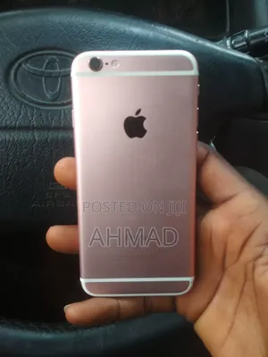 Photo - Apple iPhone 6s 128 GB Gold