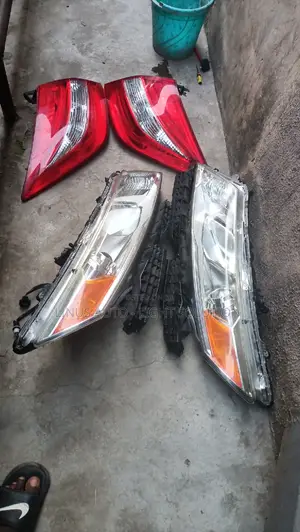 Front and Back Light 2014 Honda Crosture