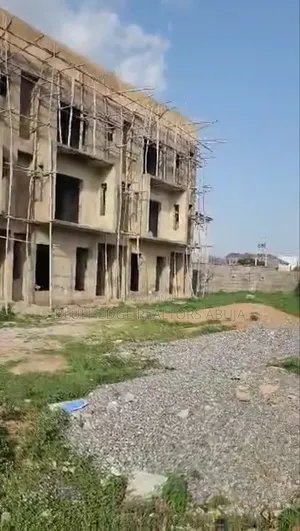 4bdrm Duplex in Kaura for sale