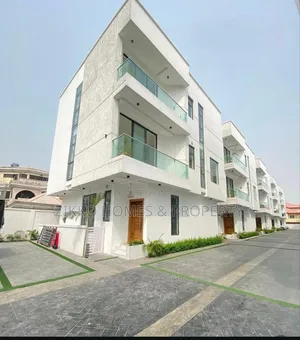 5bdrm Duplex in Lekki for sale