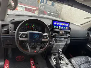 Toyota Land Cruiser 2023 Silver