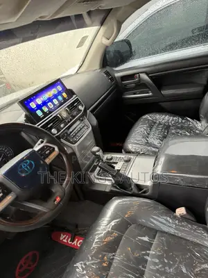 Toyota Land Cruiser 2023 Silver