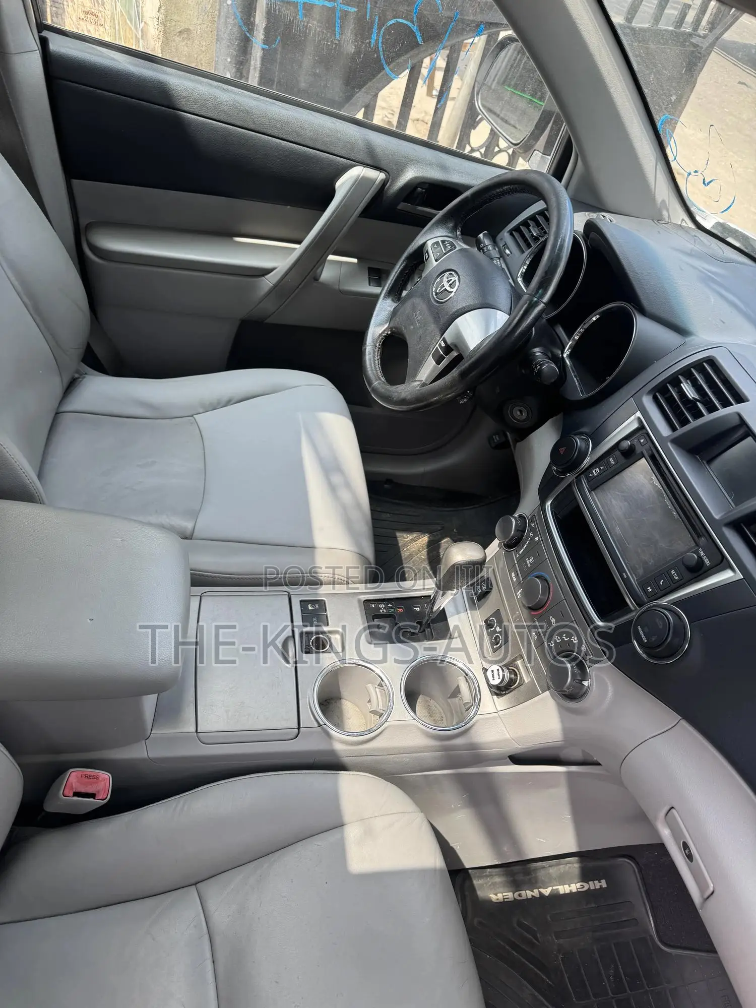 Toyota Highlander 3.5L 4WD 2013 Silver