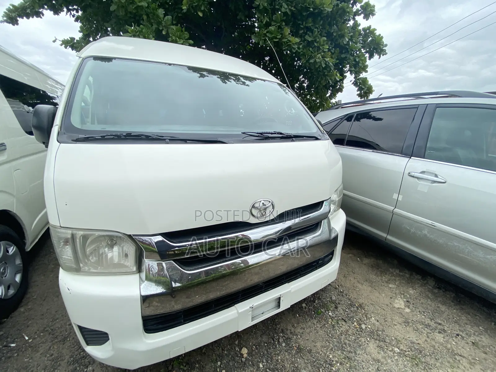 Toyota HiAce 2015 White
