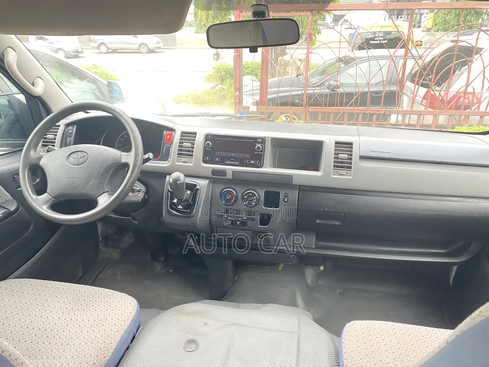 Toyota HiAce 2015 White