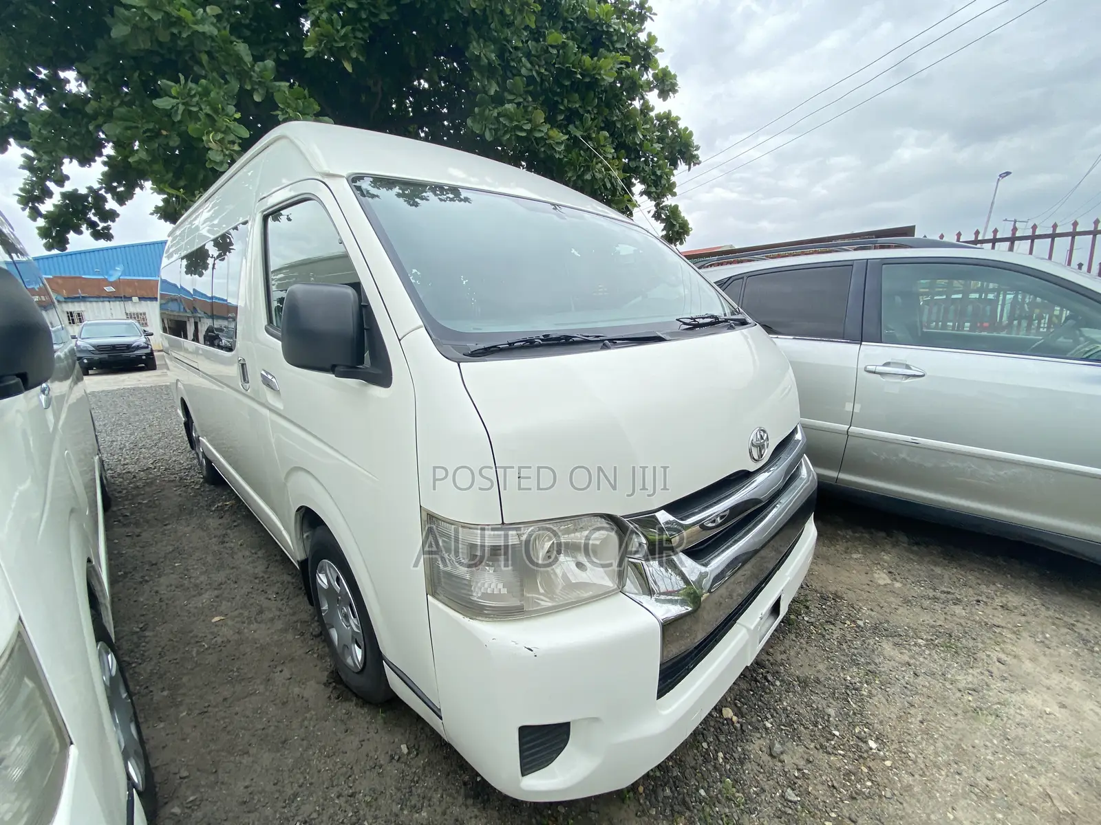Toyota HiAce 2015 White