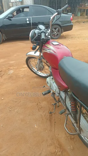 Photo - Bajaj Boxer 2024 Red