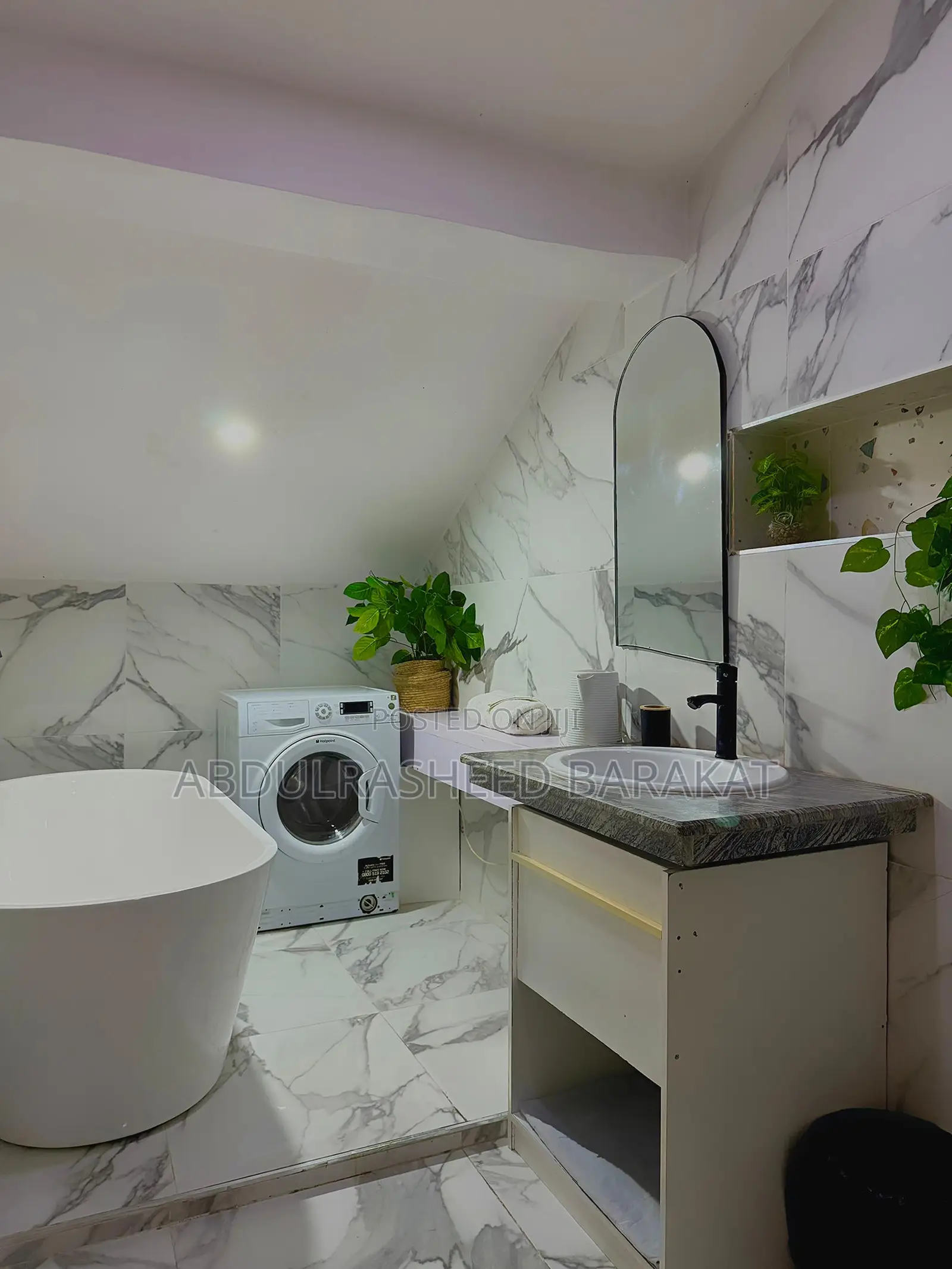 Luxury Studio Apartment With Bathtub