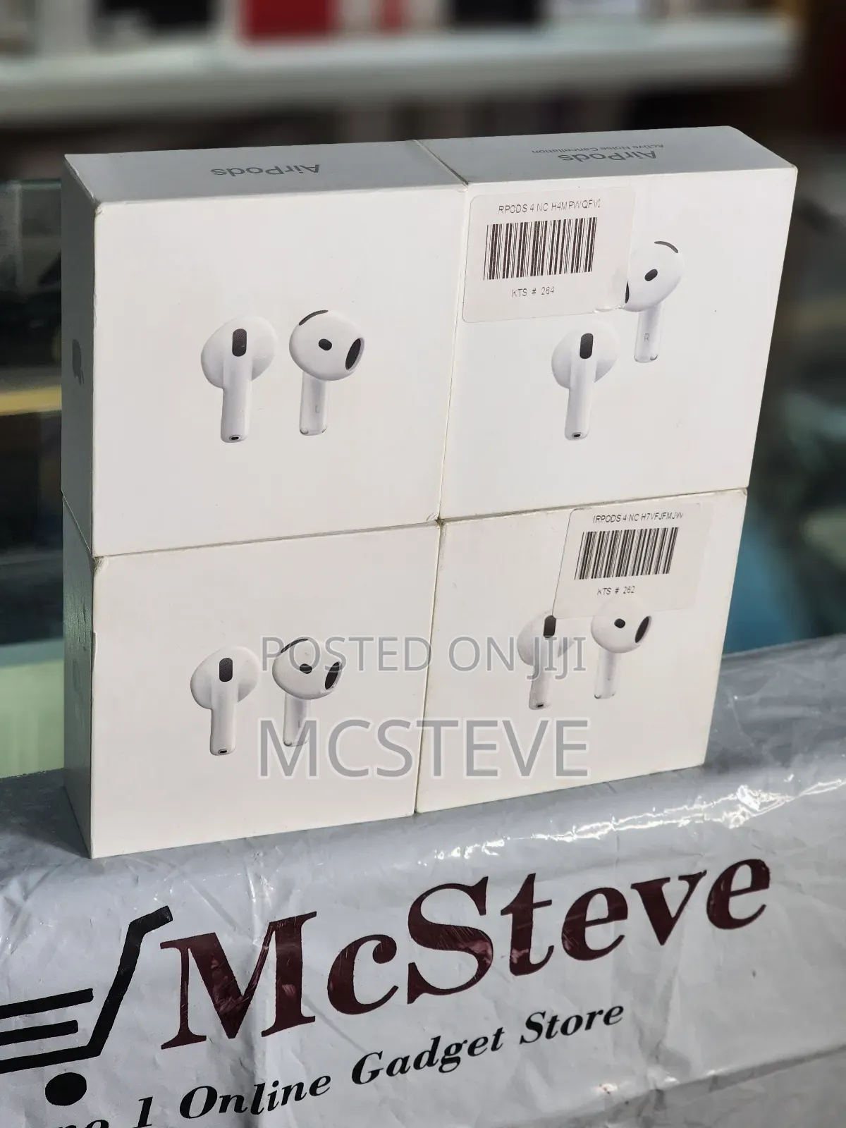 Apple Airpods 4 With Active Noise Cancellation