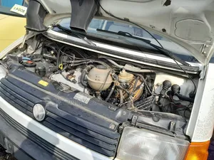 Volkswagen Transporter 2002 White