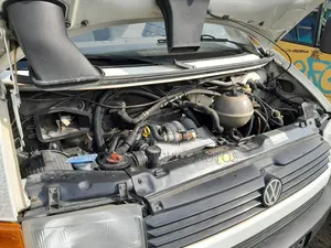 Volkswagen Transporter 2002 White