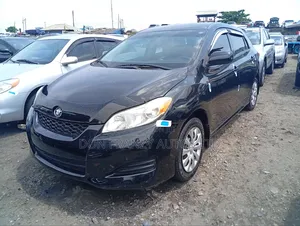 Toyota Matrix Hatchback FWD (1.8L 4cyl 5M) 2010 Black