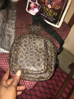 Photo - Cross Bags