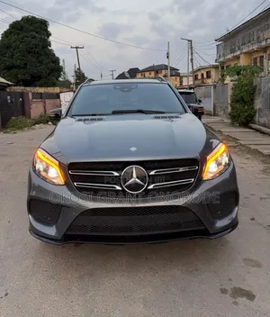 Photo - Mercedes-Benz GLE-Class AMG GLE 43 4MATIC 2017 Gray