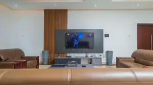 Luxury Three Bedroom Apartment With Pool Gym