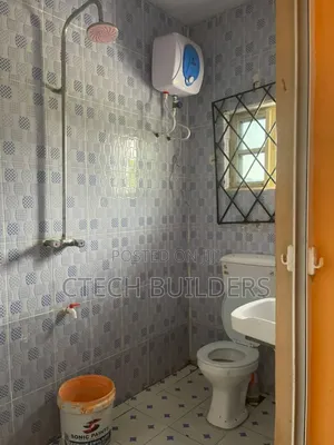 3bdrm Block of Flats in Benin City for rent