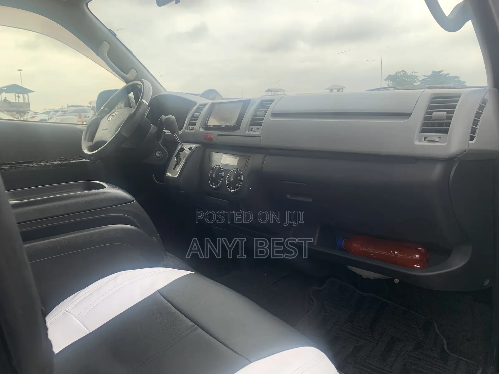 Toyota HiAce 2012 Black