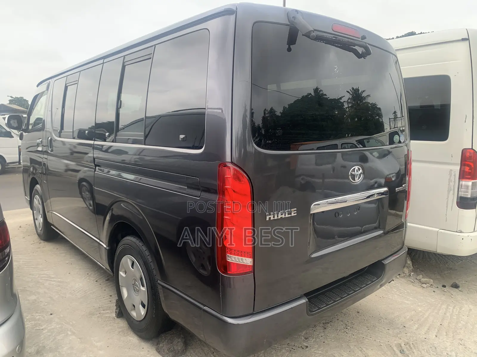 Toyota HiAce 2012 Black