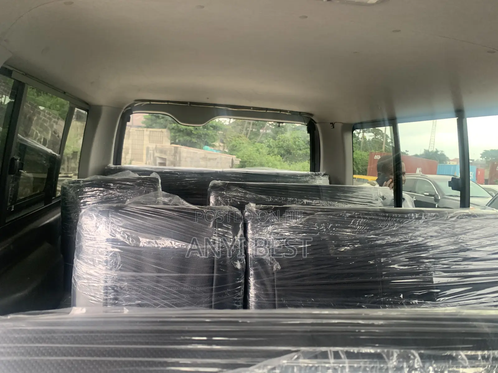 Toyota HiAce 2012 Black