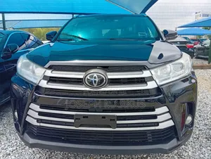 Toyota Highlander XLE 4x4 V6 (3.5L 6cyl 8A) 2018 Black
