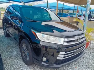 Toyota Highlander XLE 4x4 V6 (3.5L 6cyl 8A) 2018 Black