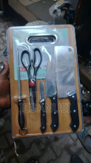 Knives Set With Chopping Board