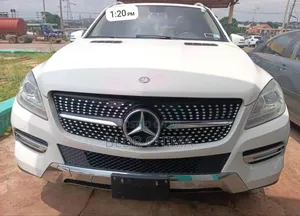 Photo - Mercedes-Benz M Class 2012 White