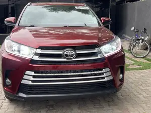 Photo - Toyota Highlander SE 2019 Burgundy
