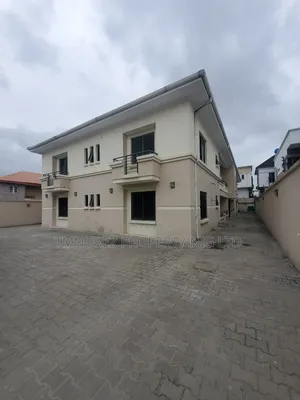 3bdrm Apartment in Osapa London for rent