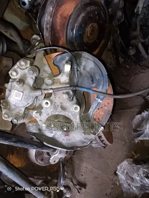 Front Hub W212 Non 4 Matic