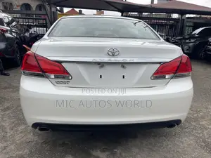 Toyota Avalon 2011 White