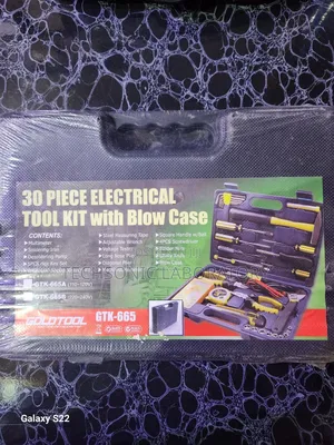 30 Piece Electrical Tool Kit With Blow Case