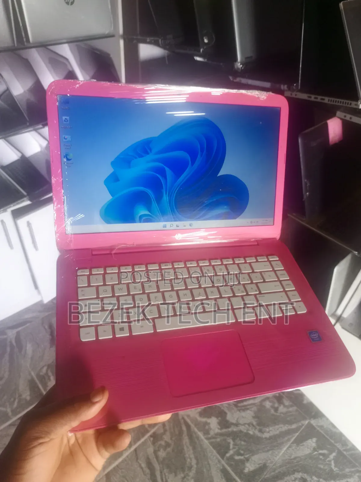 New Laptop HP Stream 14-Cb110nr 4GB Intel SSD 60GB