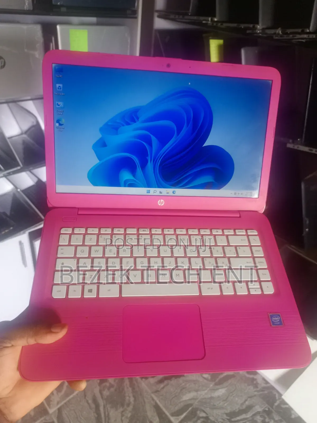 New Laptop HP Stream 14-Cb110nr 4GB Intel SSD 60GB