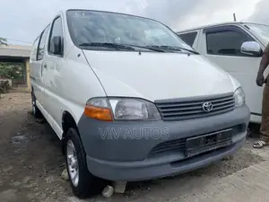Photo - Toyota HiAce 2004 White